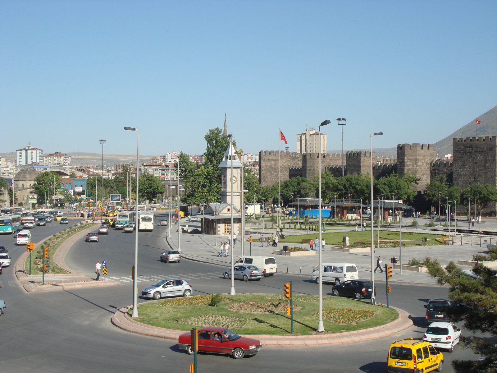 Kayseri Cumhuriyet Meydanı ve Saat Kulesi